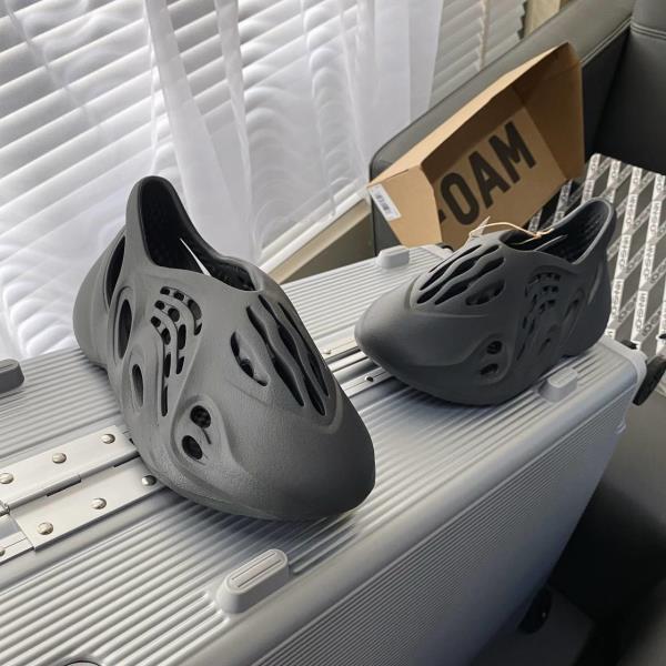 Minhshop.vn - GIÀY adidas Yeezy Foam RNR ' Carbon ' [ IG5349 ]