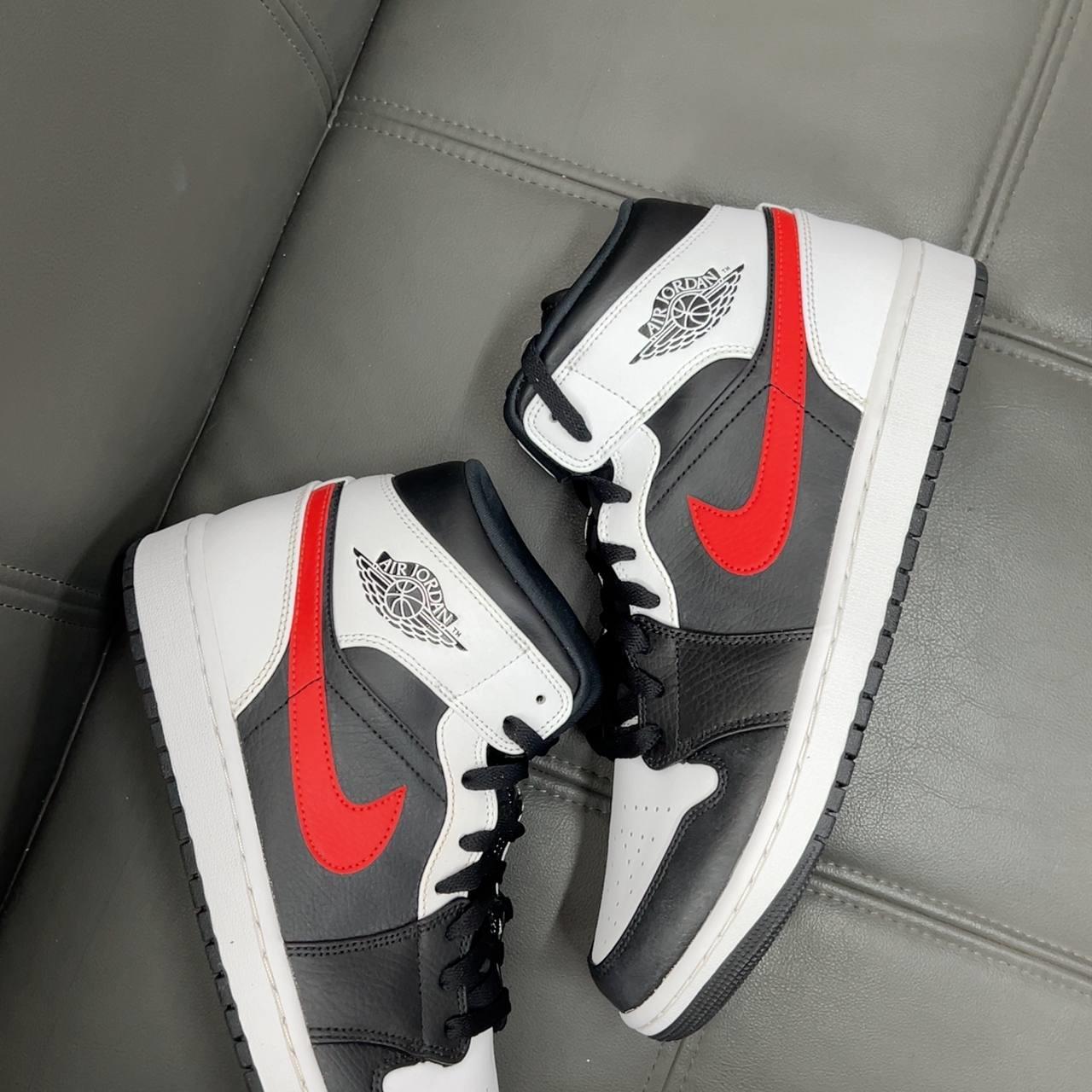 giày thể thao chính hãng, giày nike chính hãng, giày adidas chính hãng, giày newbalance chính hãng, giày converse chính hãng, giày puma chính hãng, giày vans chính hãng, giày asics chính hãng, giày everlast chính hãng, nước hoa chính hãng, ba lô, dép, dép quai ngang