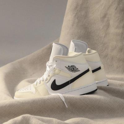 11758 - Giày Nike Wmns Air Jordan 1 Mid 'Coconut Milk'