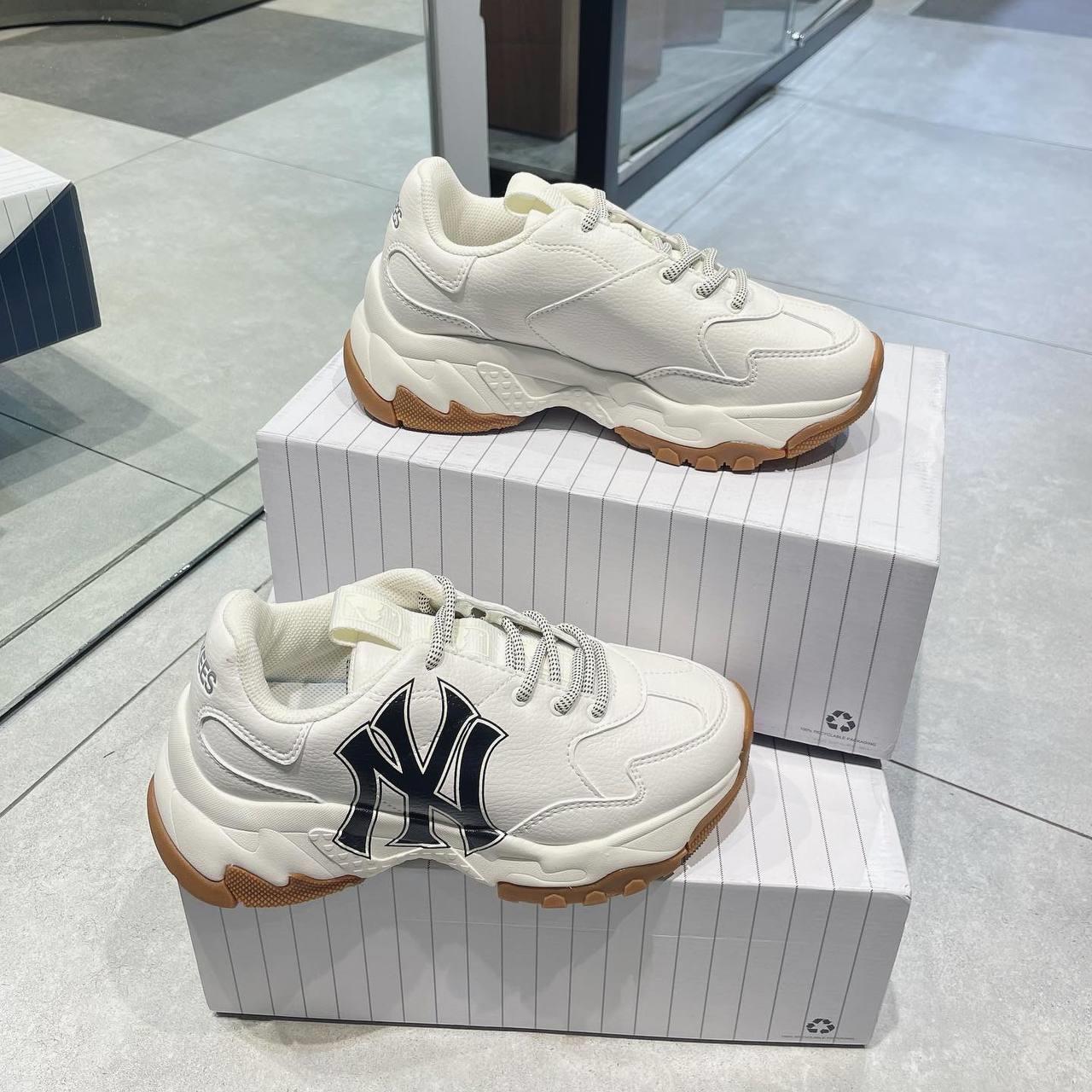 Giày thể thao, Balo thể thao, Nón thể thao, Thương hiệu giày nổi tiếng, Giày Adidas, Giày Nike, Balo Nike, Balo Adidas, Nón Nike, Nón Adidas