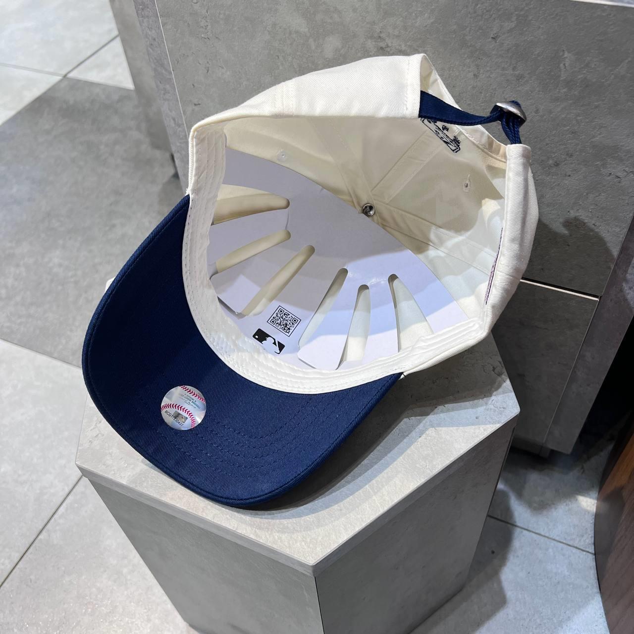 Giày thể thao, Balo thể thao, Nón thể thao, Thương hiệu giày nổi tiếng, Giày Adidas, Giày Nike, Balo Nike, Balo Adidas, Nón Nike, Nón Adidas