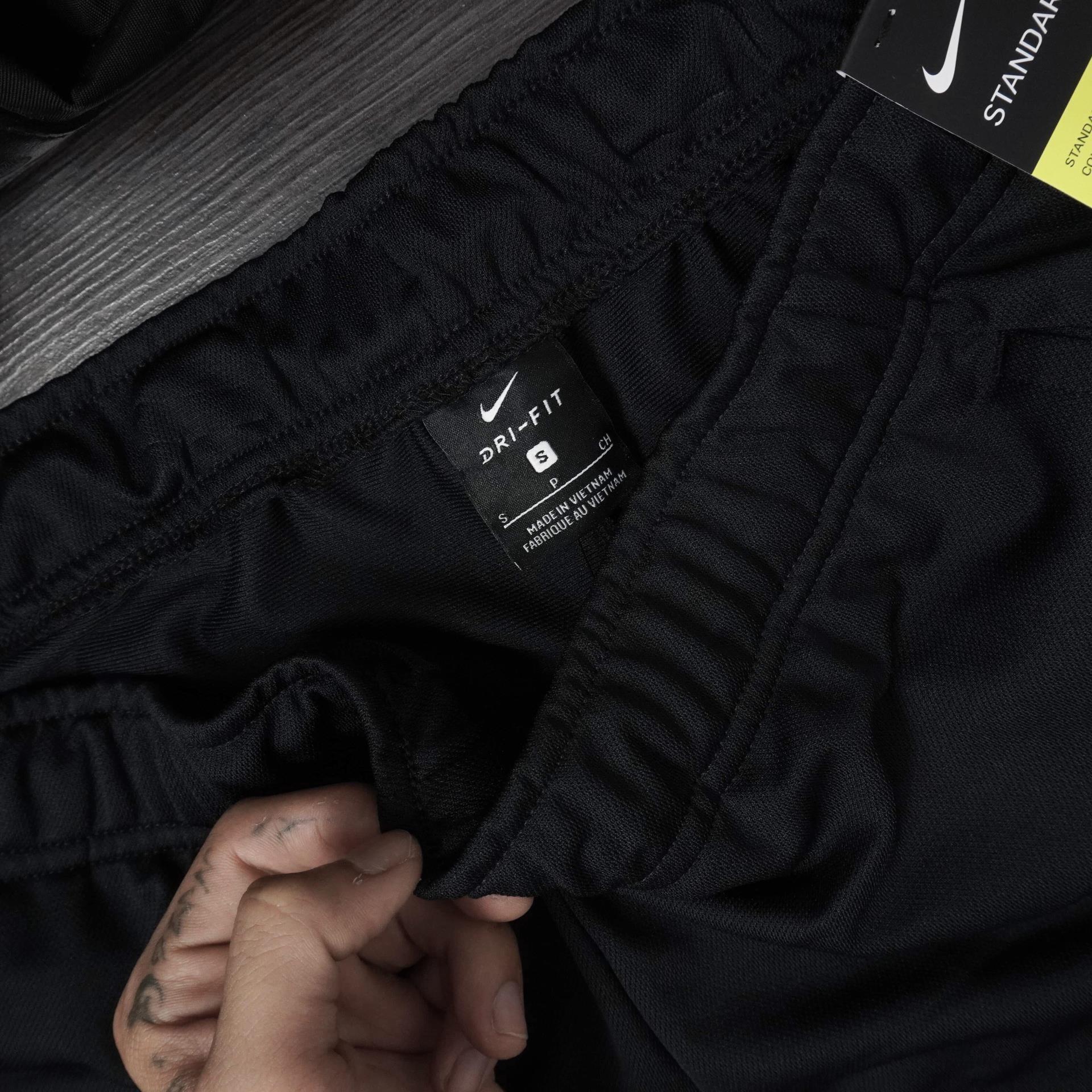 giày thể thao chính hãng, giày nike chính hãng, giày adidas chính hãng, giày newbalance chính hãng, giày converse chính hãng, giày puma chính hãng, giày vans chính hãng, giày asics chính hãng, giày everlast chính hãng, nước hoa chính hãng, ba lô, dép, dép quai ngang