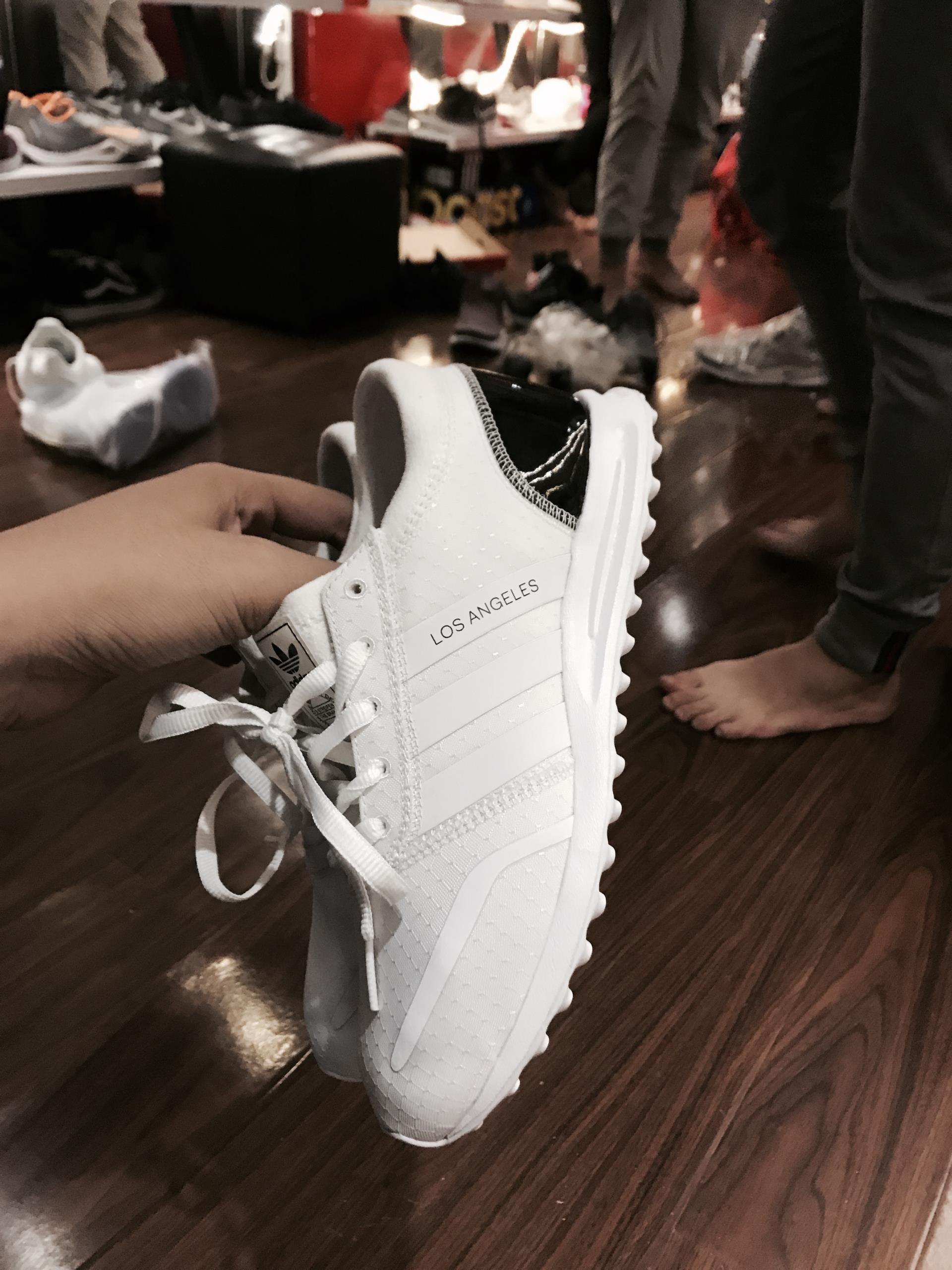 giày thể thao chính hãng, giày nike chính hãng, giày adidas chính hãng, giày newbalance chính hãng, giày converse chính hãng, giày puma chính hãng, giày vans chính hãng, giày asics chính hãng, giày everlast chính hãng, nước hoa chính hãng, ba lô, dép, dép quai ngang