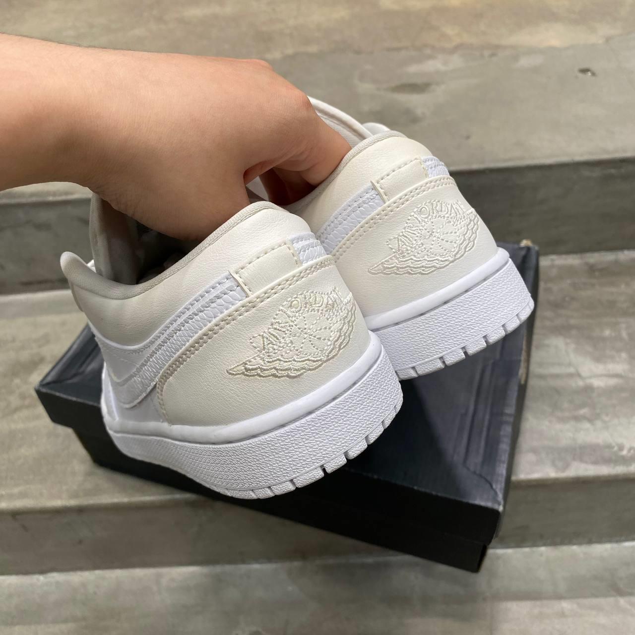 giày thể thao chính hãng, giày nike chính hãng, giày adidas chính hãng, giày newbalance chính hãng, giày converse chính hãng, giày puma chính hãng, giày vans chính hãng, giày asics chính hãng, giày everlast chính hãng, nước hoa chính hãng, ba lô, dép, dép quai ngang