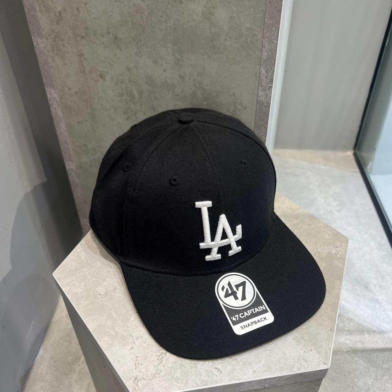Giày thể thao, Balo thể thao, Nón thể thao, Thương hiệu giày nổi tiếng, Giày Adidas, Giày Nike, Balo Nike, Balo Adidas, Nón Nike, Nón Adidas