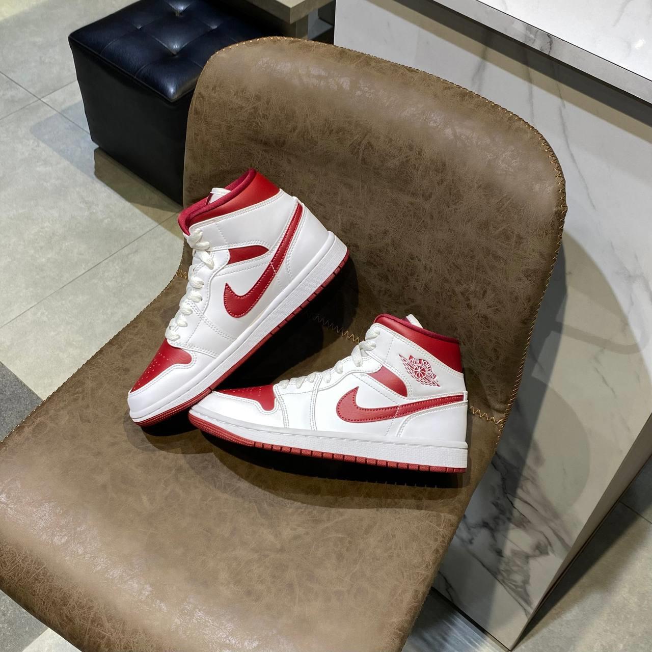 Giày thể thao, Balo thể thao, Nón thể thao, Thương hiệu giày nổi tiếng, Giày Adidas, Giày Nike, Balo Nike, Balo Adidas, Nón Nike, Nón Adidas