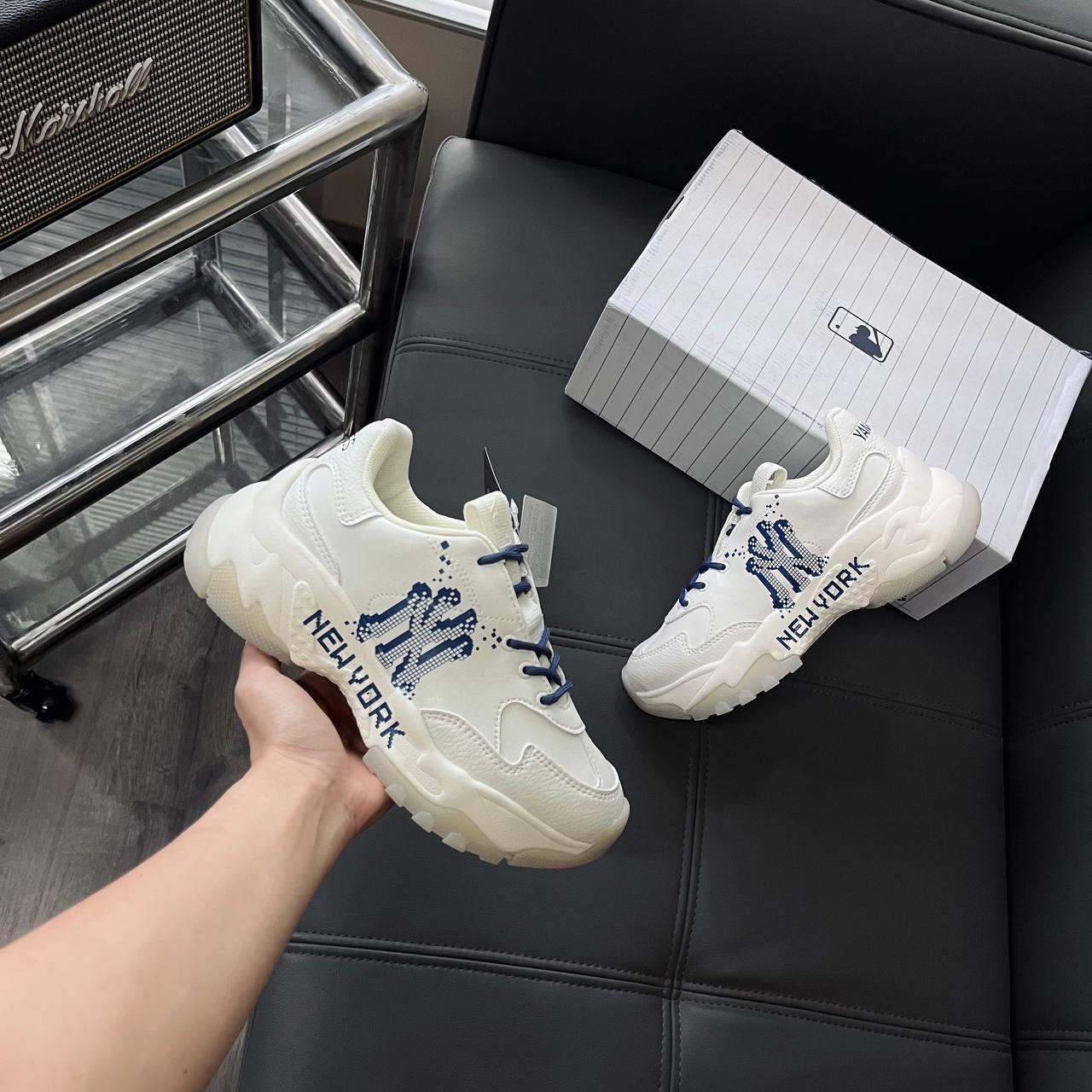 giày thể thao chính hãng, giày nike chính hãng, giày adidas chính hãng, giày newbalance chính hãng, giày converse chính hãng, giày puma chính hãng, giày vans chính hãng, giày asics chính hãng, giày everlast chính hãng, nước hoa chính hãng, ba lô, dép, dép quai ngang
