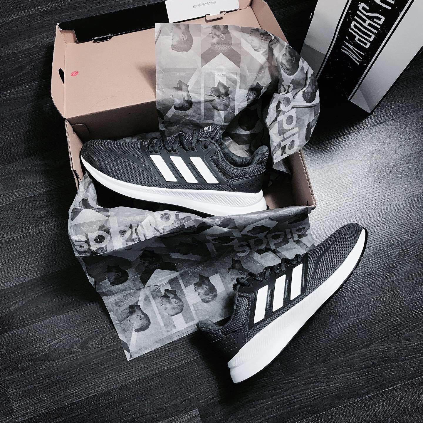 giày thể thao chính hãng, giày nike chính hãng, giày adidas chính hãng, giày newbalance chính hãng, giày converse chính hãng, giày puma chính hãng, giày vans chính hãng, giày asics chính hãng, giày everlast chính hãng, nước hoa chính hãng, ba lô, dép, dép quai ngang