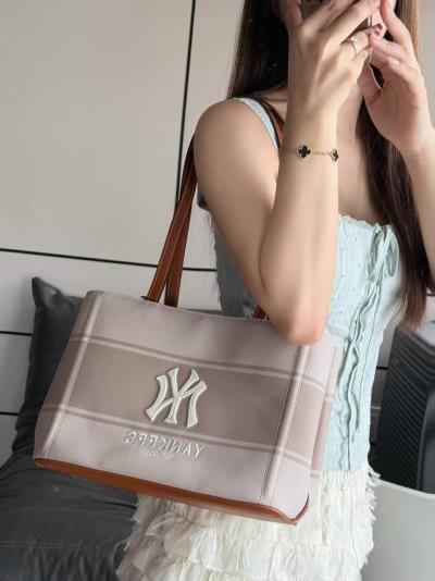 Túi MLB  Varsity Lettering Canvas Shoulder Bag New York Yankees ''Cream'' [3ABQB015N 50CRS]