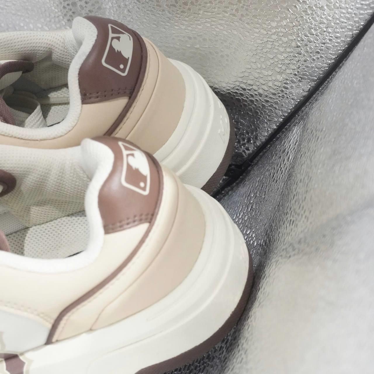 Giày thể thao, Balo thể thao, Nón thể thao, Thương hiệu giày nổi tiếng, Giày Adidas, Giày Nike, Balo Nike, Balo Adidas, Nón Nike, Nón Adidas