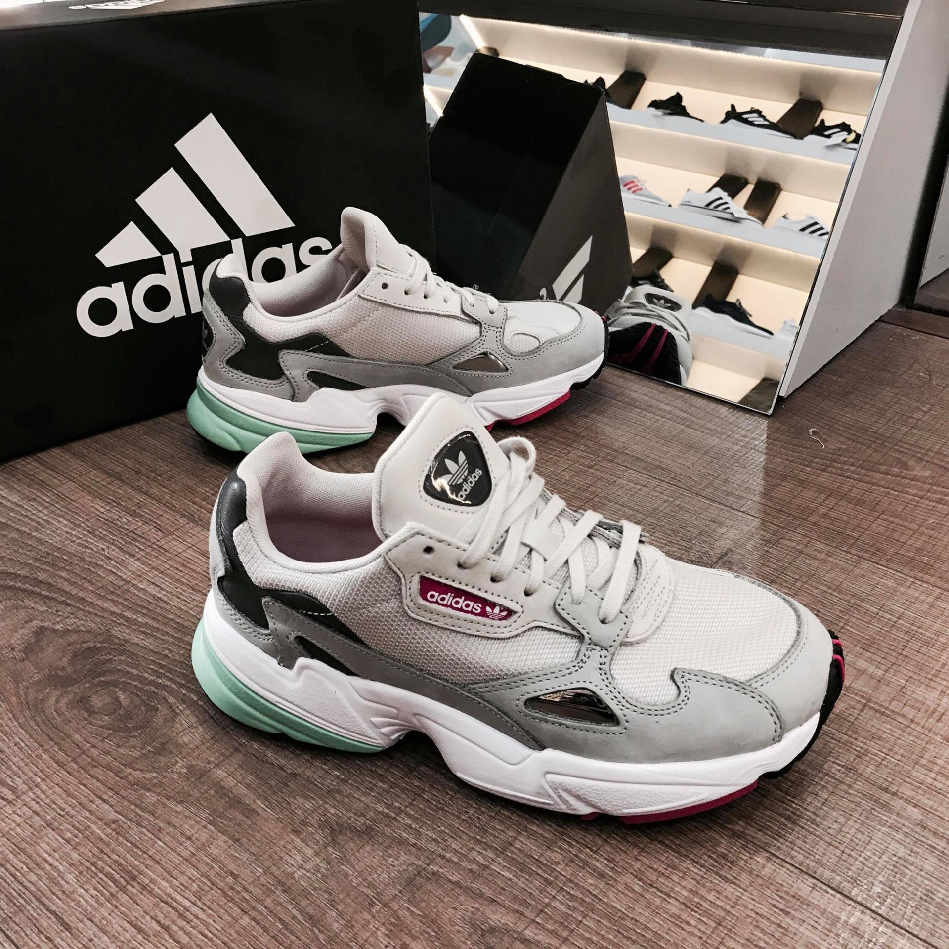 giày thể thao chính hãng, giày nike chính hãng, giày adidas chính hãng, giày newbalance chính hãng, giày converse chính hãng, giày puma chính hãng, giày vans chính hãng, giày asics chính hãng, giày everlast chính hãng, nước hoa chính hãng, ba lô, dép, dép quai ngang