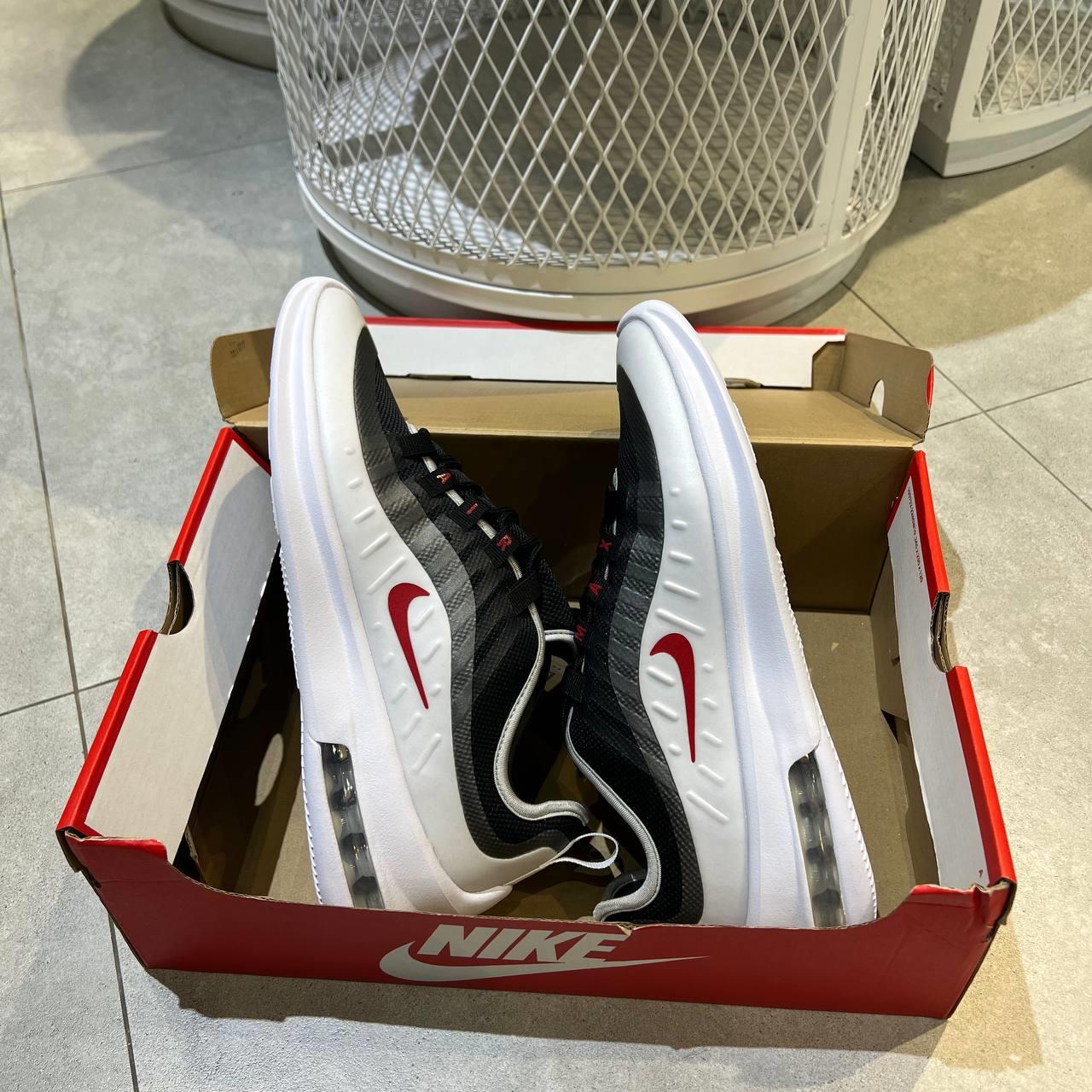 Giày thể thao, Balo thể thao, Nón thể thao, Thương hiệu giày nổi tiếng, Giày Adidas, Giày Nike, Balo Nike, Balo Adidas, Nón Nike, Nón Adidas