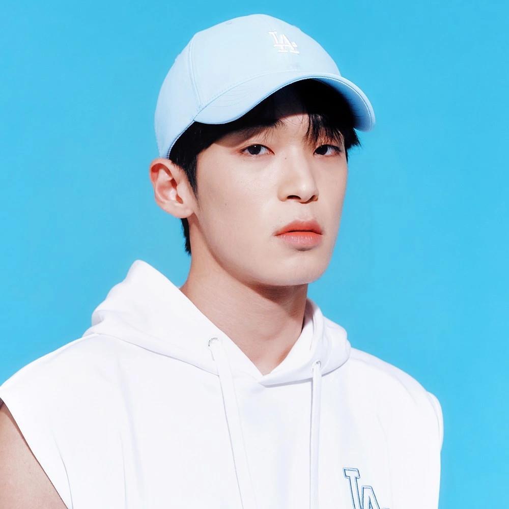 Giày thể thao, Balo thể thao, Nón thể thao, Thương hiệu giày nổi tiếng, Giày Adidas, Giày Nike, Balo Nike, Balo Adidas, Nón Nike, Nón Adidas