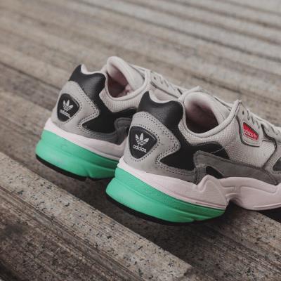 giày thể thao chính hãng, giày nike chính hãng, giày adidas chính hãng, giày newbalance chính hãng, giày converse chính hãng, giày puma chính hãng, giày vans chính hãng, giày asics chính hãng, giày everlast chính hãng, nước hoa chính hãng, ba lô, dép, dép quai ngang