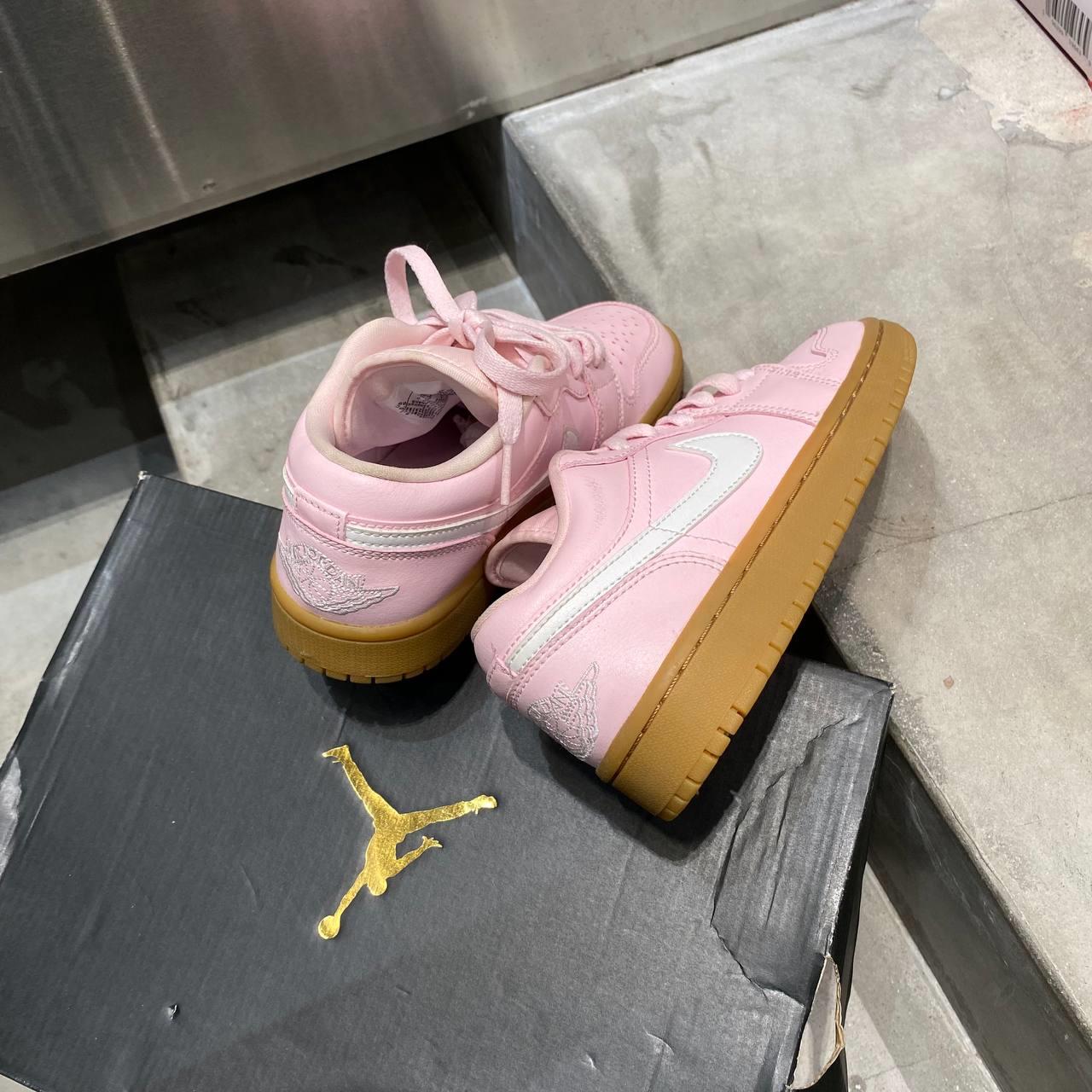 giày thể thao chính hãng, giày nike chính hãng, giày adidas chính hãng, giày newbalance chính hãng, giày converse chính hãng, giày puma chính hãng, giày vans chính hãng, giày asics chính hãng, giày everlast chính hãng, nước hoa chính hãng, ba lô, dép, dép quai ngang