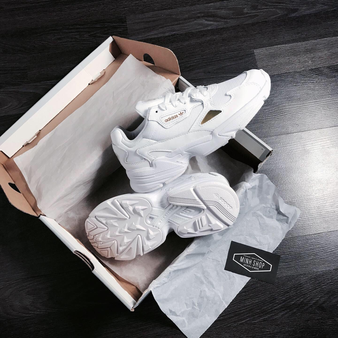 giày thể thao chính hãng, giày nike chính hãng, giày adidas chính hãng, giày newbalance chính hãng, giày converse chính hãng, giày puma chính hãng, giày vans chính hãng, giày asics chính hãng, giày everlast chính hãng, nước hoa chính hãng, ba lô, dép, dép quai ngang