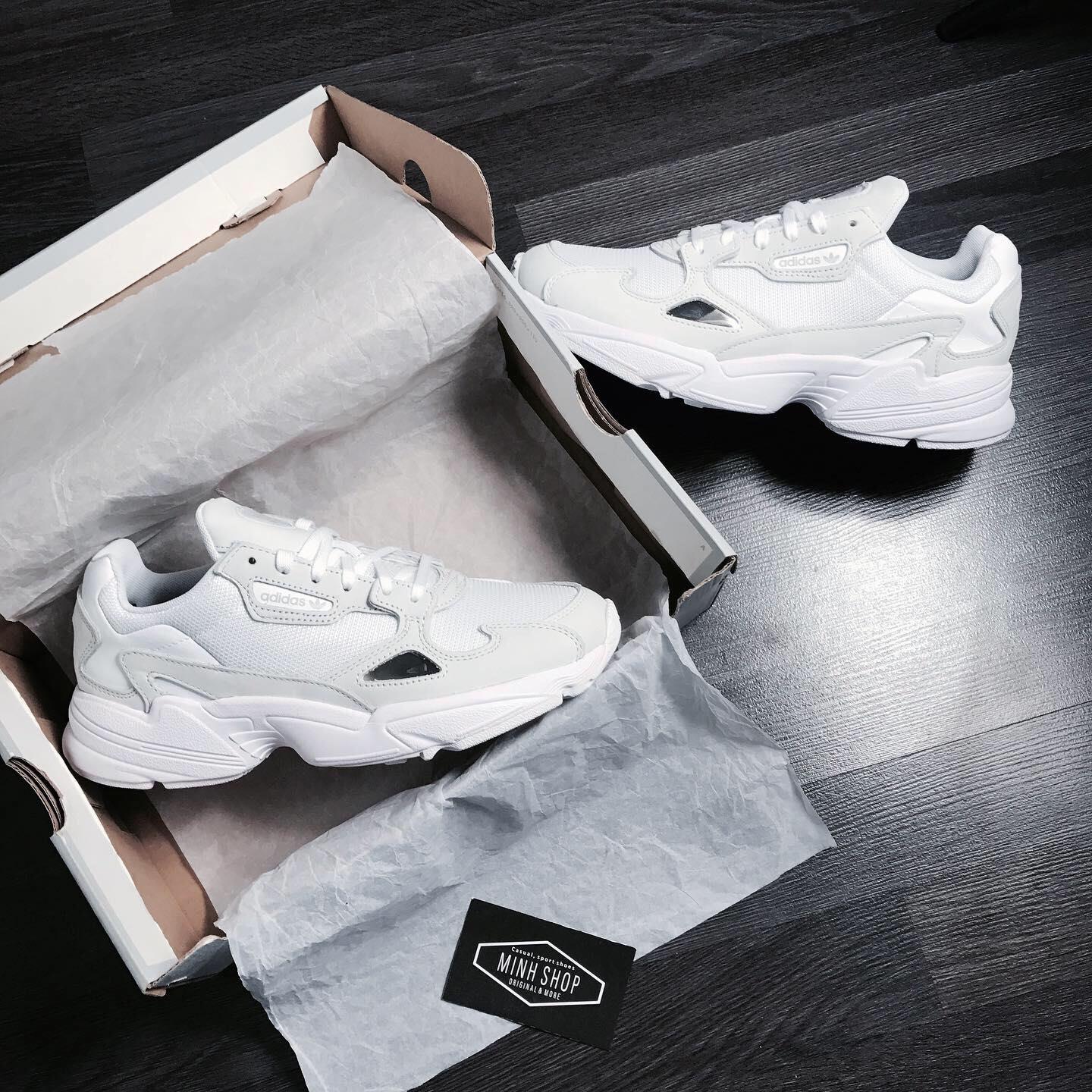 giày thể thao chính hãng, giày nike chính hãng, giày adidas chính hãng, giày newbalance chính hãng, giày converse chính hãng, giày puma chính hãng, giày vans chính hãng, giày asics chính hãng, giày everlast chính hãng, nước hoa chính hãng, ba lô, dép, dép quai ngang