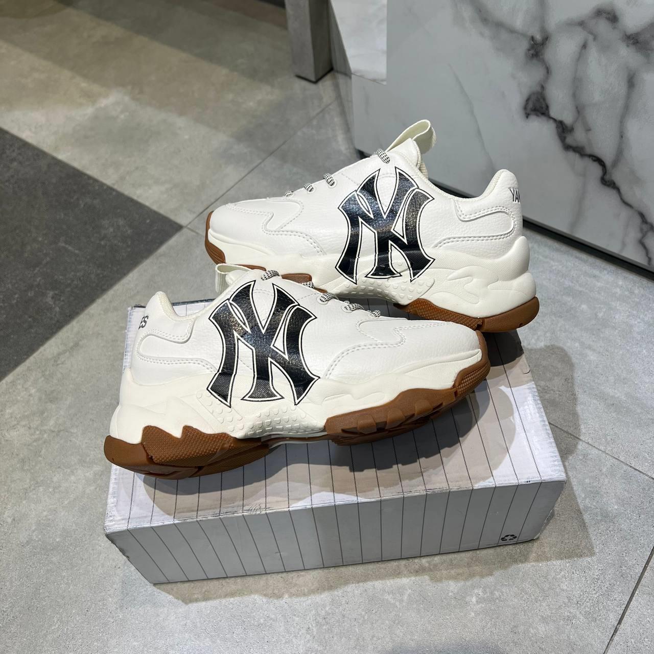 Giày thể thao, Balo thể thao, Nón thể thao, Thương hiệu giày nổi tiếng, Giày Adidas, Giày Nike, Balo Nike, Balo Adidas, Nón Nike, Nón Adidas