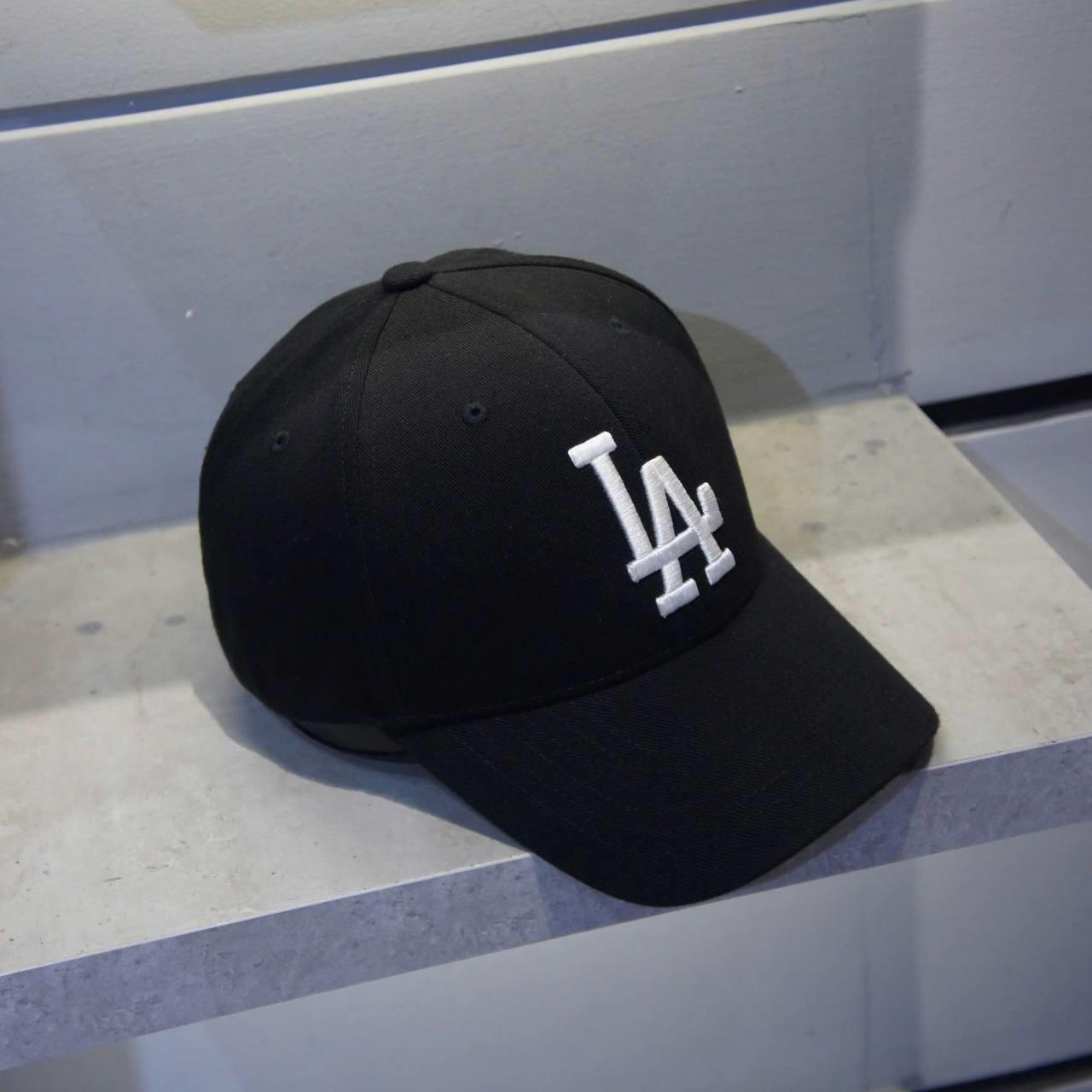 Giày thể thao, Balo thể thao, Nón thể thao, Thương hiệu giày nổi tiếng, Giày Adidas, Giày Nike, Balo Nike, Balo Adidas, Nón Nike, Nón Adidas