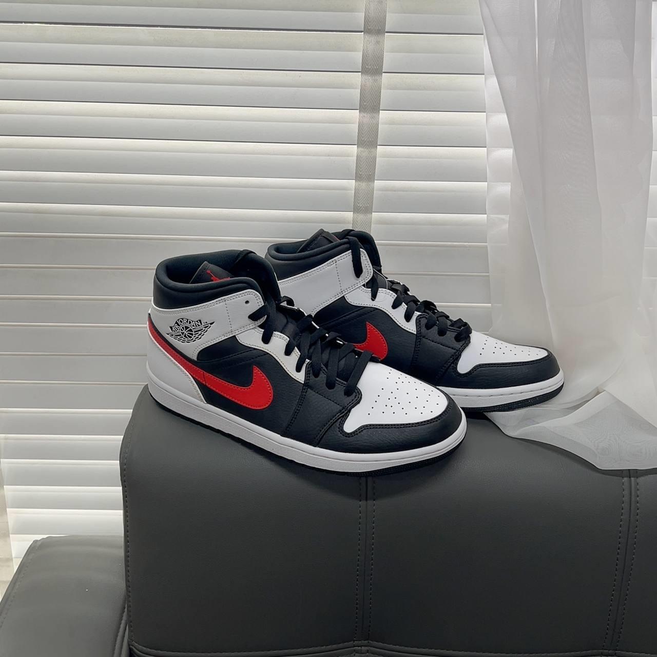 giày thể thao chính hãng, giày nike chính hãng, giày adidas chính hãng, giày newbalance chính hãng, giày converse chính hãng, giày puma chính hãng, giày vans chính hãng, giày asics chính hãng, giày everlast chính hãng, nước hoa chính hãng, ba lô, dép, dép quai ngang