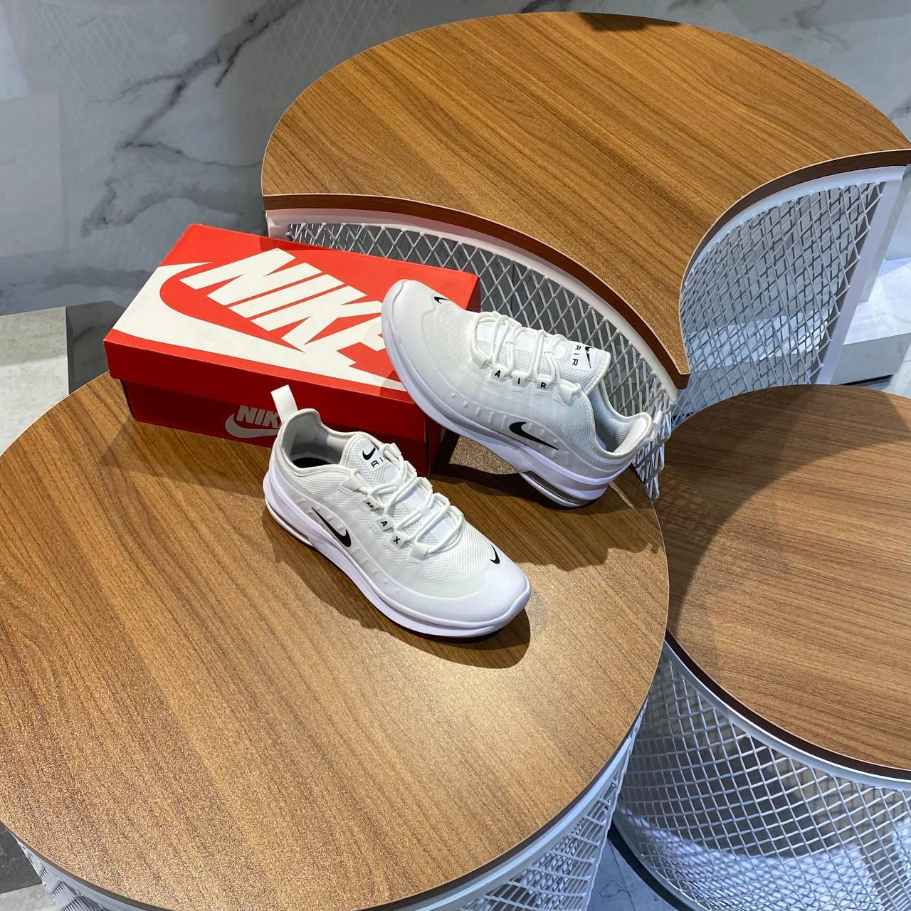 Giày thể thao, Balo thể thao, Nón thể thao, Thương hiệu giày nổi tiếng, Giày Adidas, Giày Nike, Balo Nike, Balo Adidas, Nón Nike, Nón Adidas