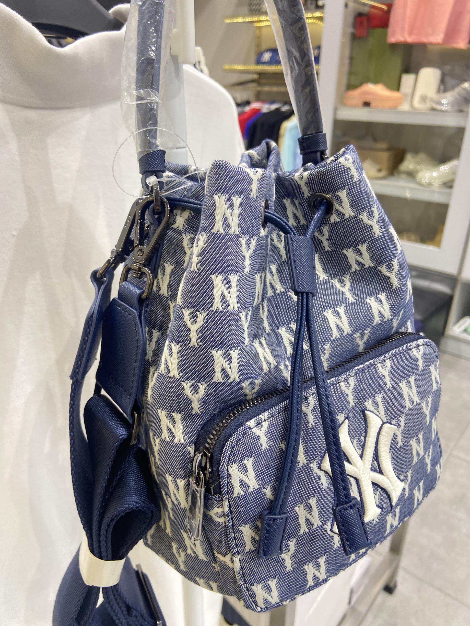 Giày thể thao, Balo thể thao, Nón thể thao, Thương hiệu giày nổi tiếng, Giày Adidas, Giày Nike, Balo Nike, Balo Adidas, Nón Nike, Nón Adidas