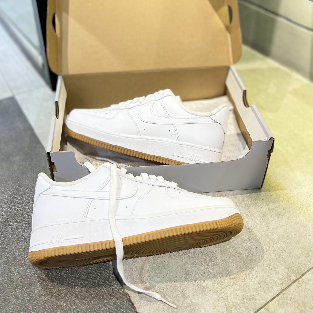 Giày thể thao, Balo thể thao, Nón thể thao, Thương hiệu giày nổi tiếng, Giày Adidas, Giày Nike, Balo Nike, Balo Adidas, Nón Nike, Nón Adidas