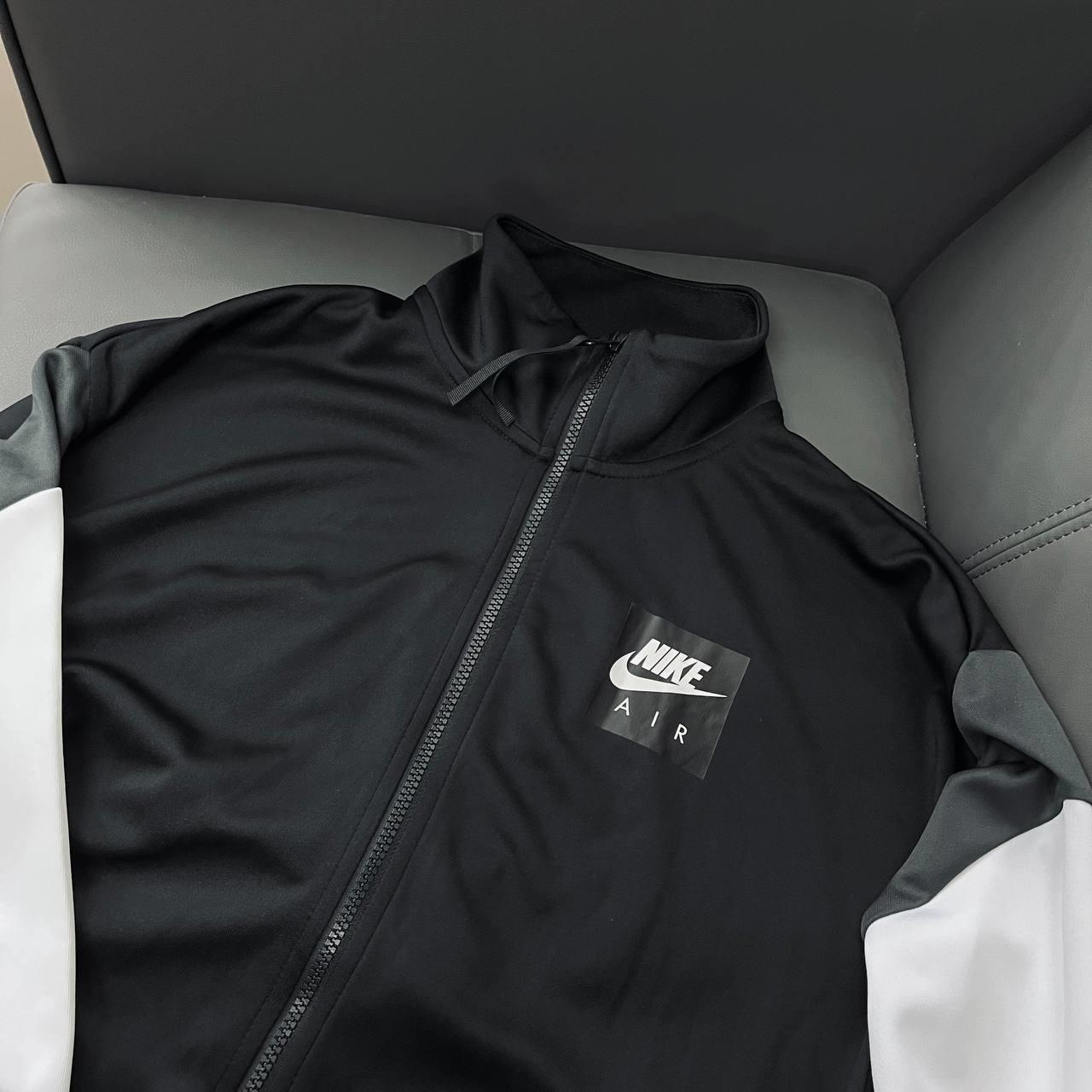 giày thể thao chính hãng, giày nike chính hãng, giày adidas chính hãng, giày newbalance chính hãng, giày converse chính hãng, giày puma chính hãng, giày vans chính hãng, giày asics chính hãng, giày everlast chính hãng, nước hoa chính hãng, ba lô, dép, dép quai ngang