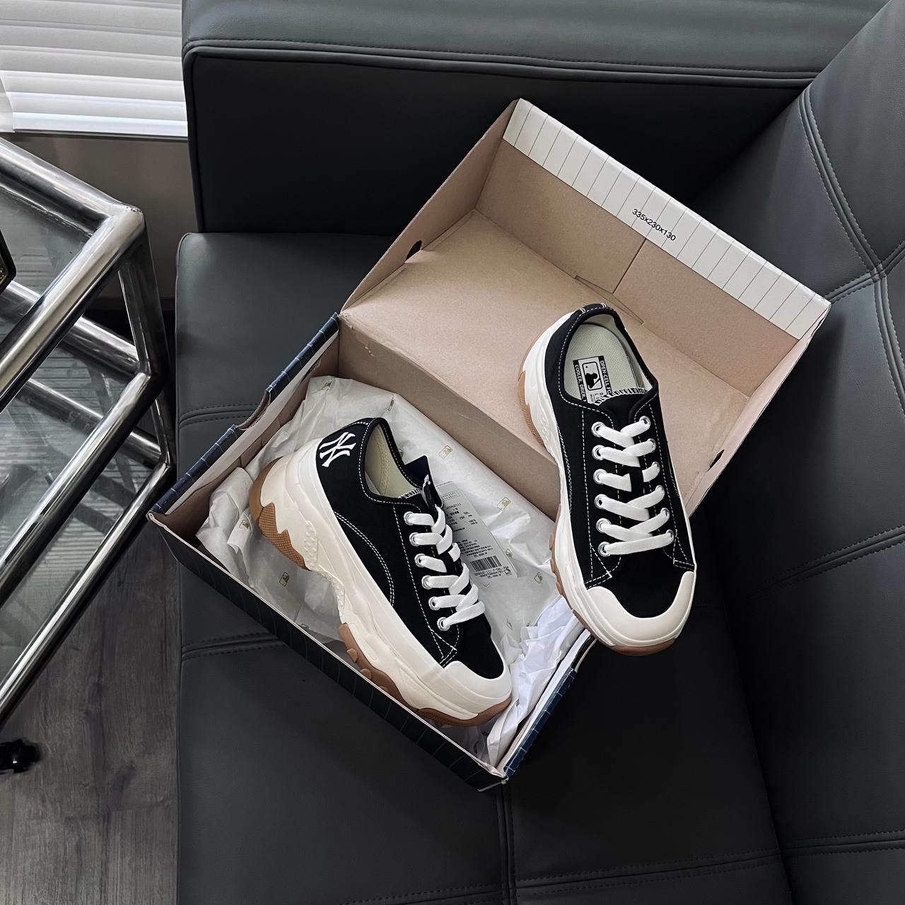giày thể thao chính hãng, giày nike chính hãng, giày adidas chính hãng, giày newbalance chính hãng, giày converse chính hãng, giày puma chính hãng, giày vans chính hãng, giày asics chính hãng, giày everlast chính hãng, nước hoa chính hãng, ba lô, dép, dép quai ngang