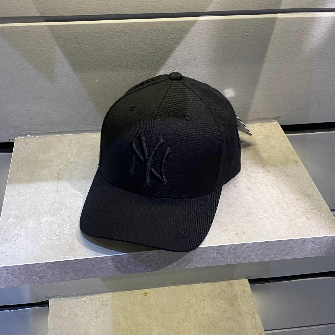 Giày thể thao, Balo thể thao, Nón thể thao, Thương hiệu giày nổi tiếng, Giày Adidas, Giày Nike, Balo Nike, Balo Adidas, Nón Nike, Nón Adidas
