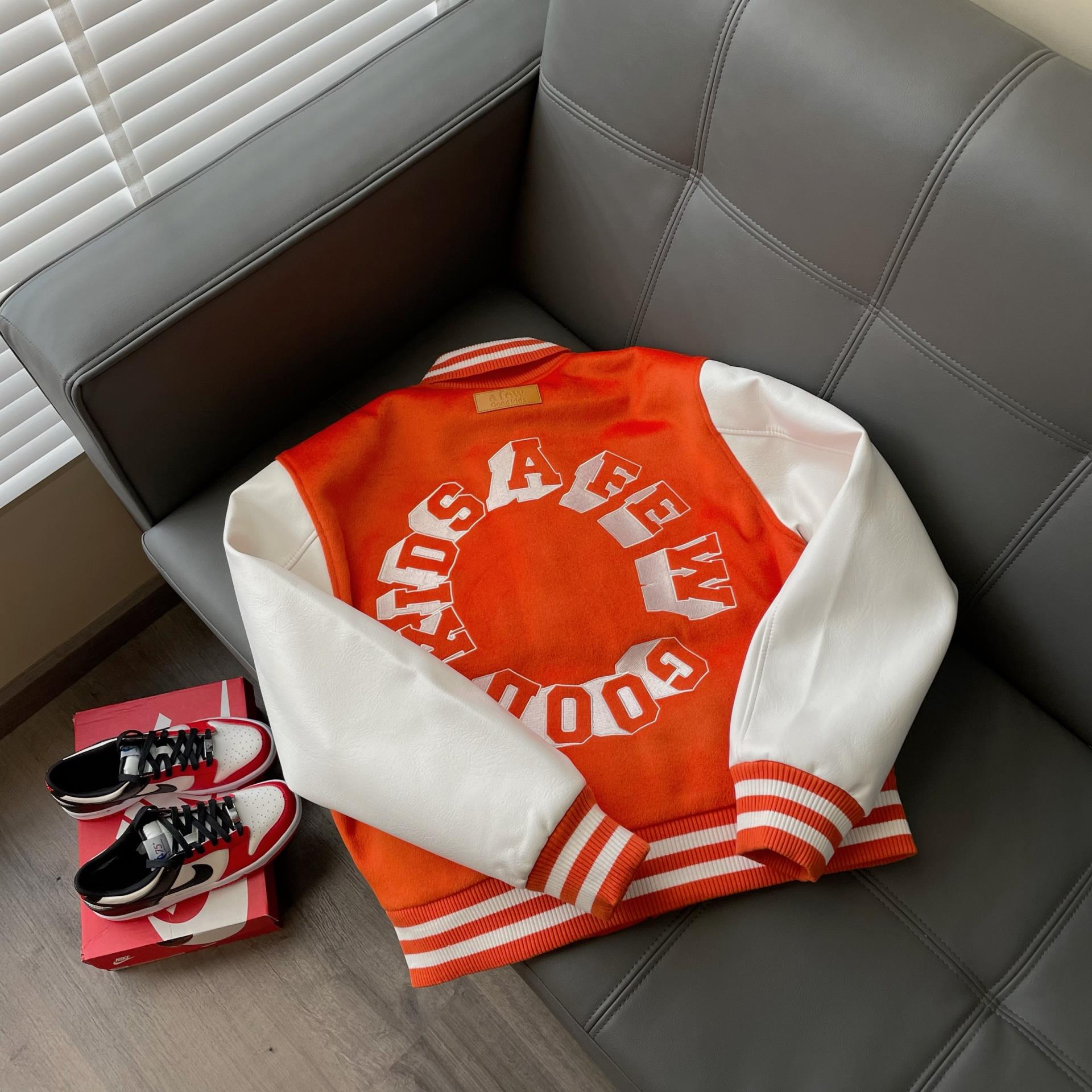 giày thể thao chính hãng, giày nike chính hãng, giày adidas chính hãng, giày newbalance chính hãng, giày converse chính hãng, giày puma chính hãng, giày vans chính hãng, giày asics chính hãng, giày everlast chính hãng, nước hoa chính hãng, ba lô, dép, dép quai ngang
