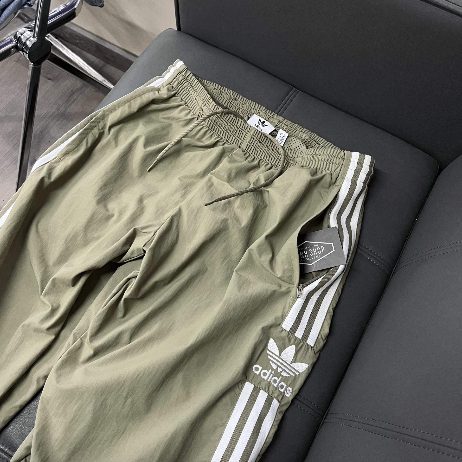 giày thể thao chính hãng, giày nike chính hãng, giày adidas chính hãng, giày newbalance chính hãng, giày converse chính hãng, giày puma chính hãng, giày vans chính hãng, giày asics chính hãng, giày everlast chính hãng, nước hoa chính hãng, ba lô, dép, dép quai ngang