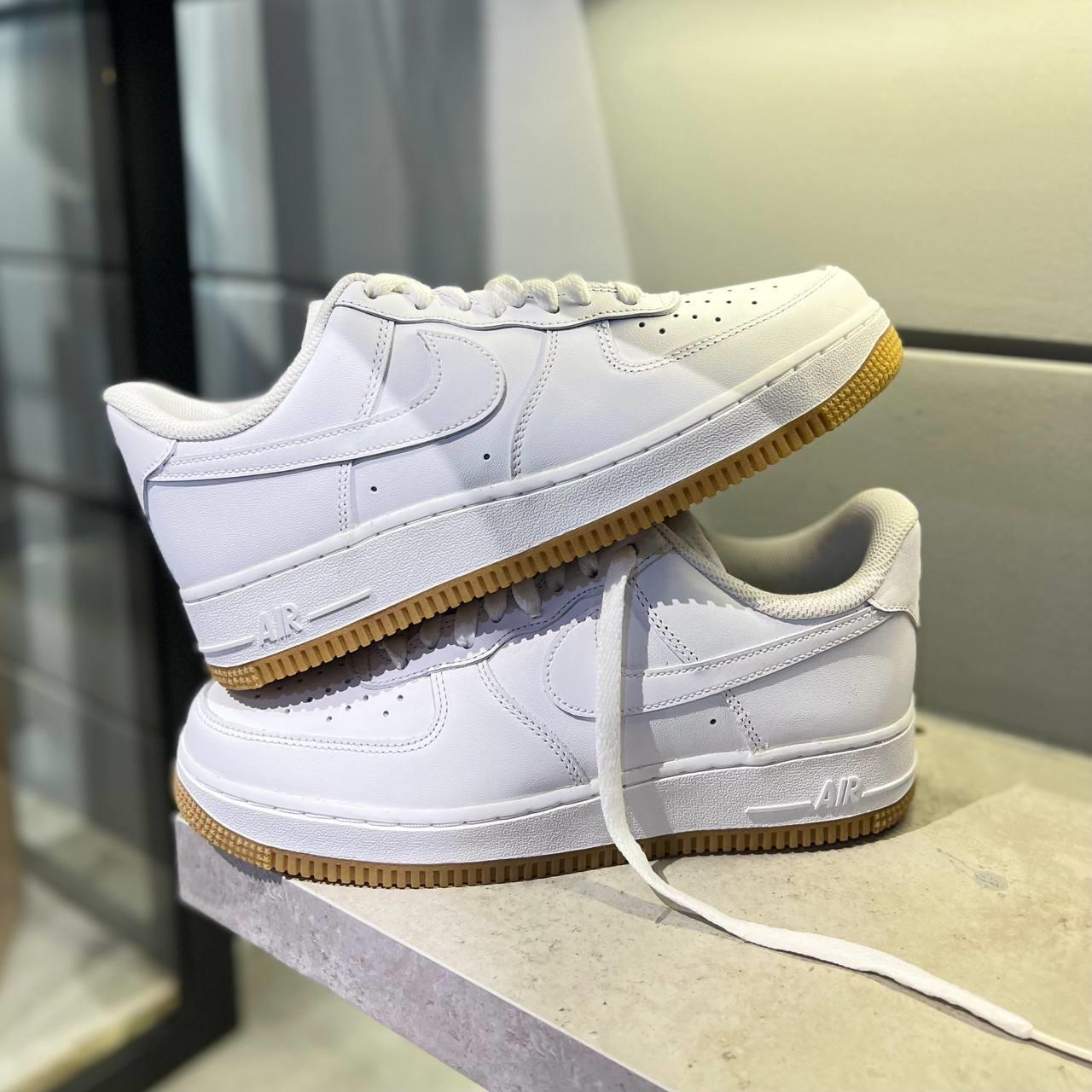 Giày thể thao, Balo thể thao, Nón thể thao, Thương hiệu giày nổi tiếng, Giày Adidas, Giày Nike, Balo Nike, Balo Adidas, Nón Nike, Nón Adidas