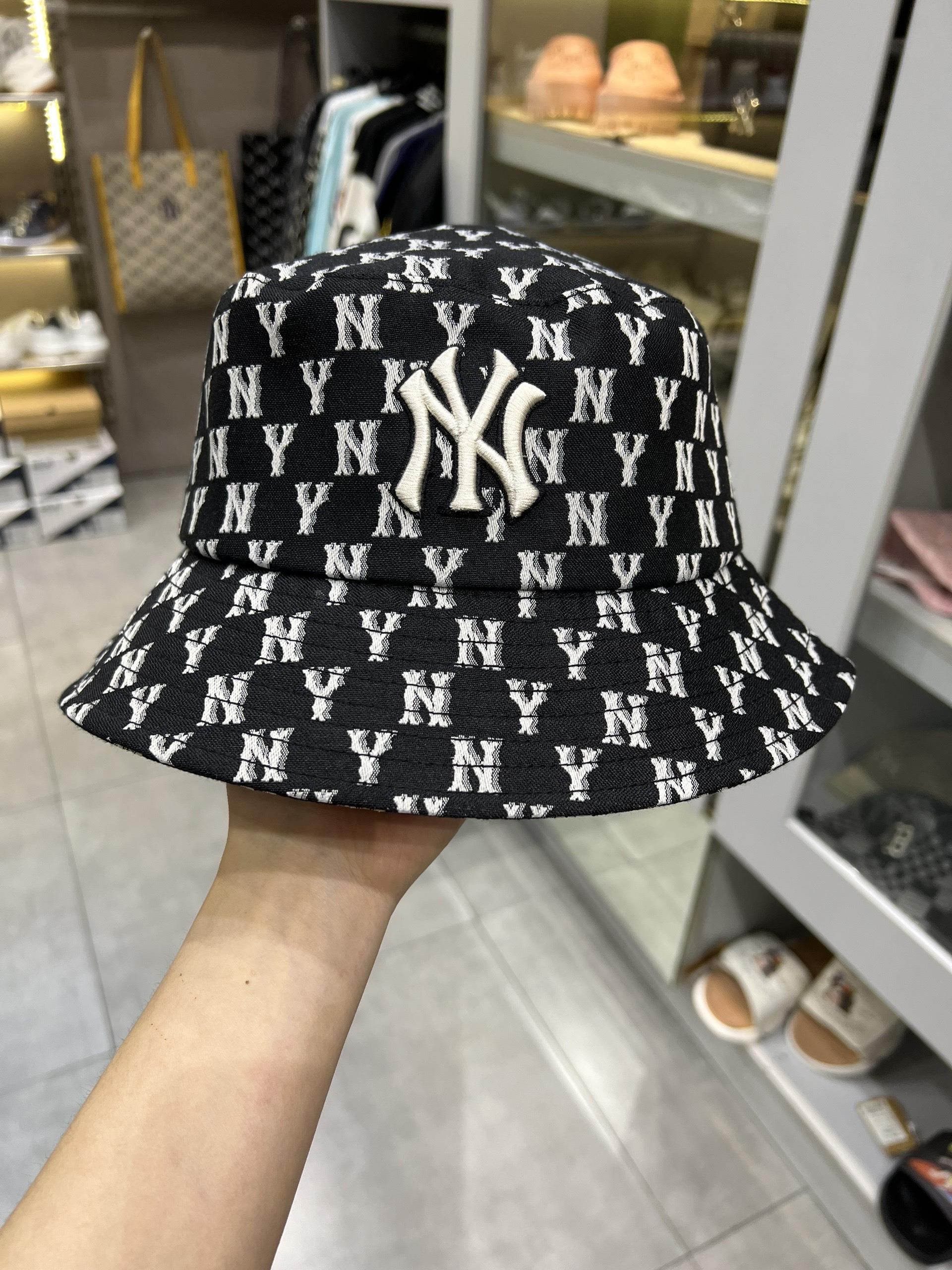 Giày thể thao, Balo thể thao, Nón thể thao, Thương hiệu giày nổi tiếng, Giày Adidas, Giày Nike, Balo Nike, Balo Adidas, Nón Nike, Nón Adidas
