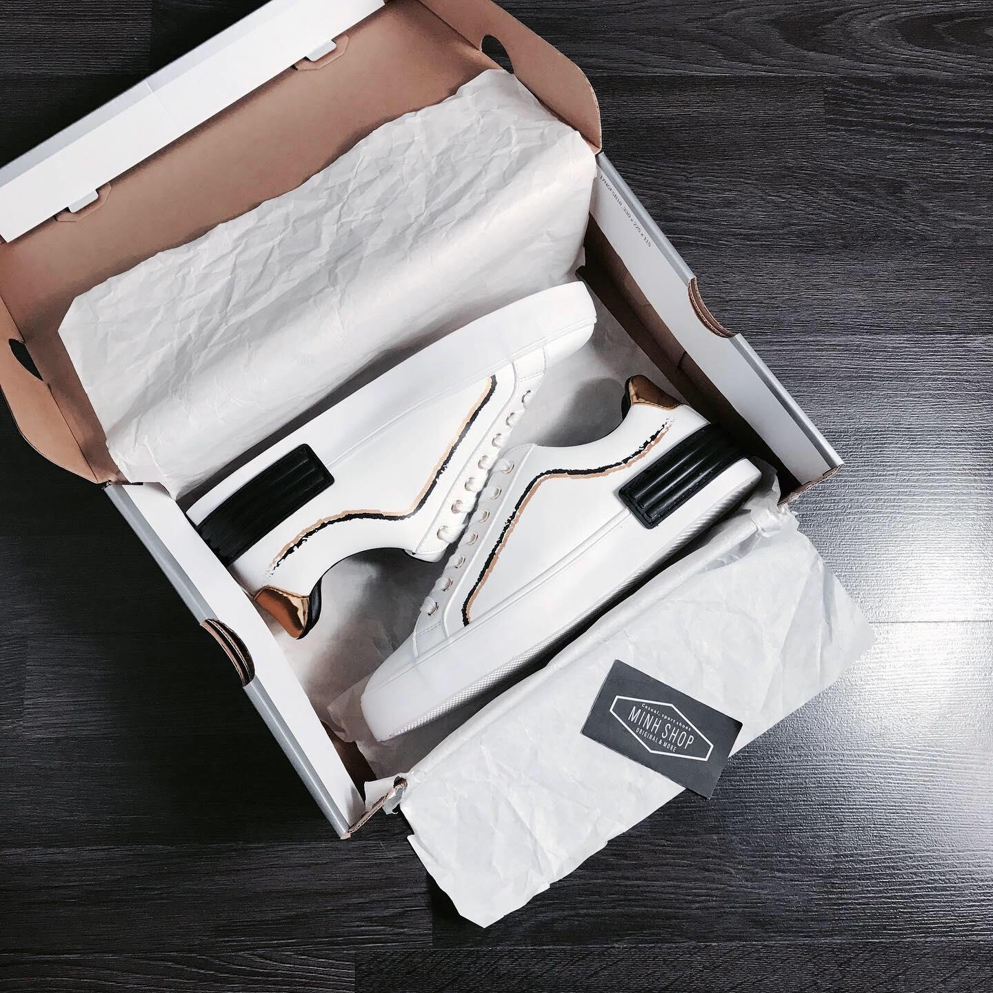 giày thể thao chính hãng, giày nike chính hãng, giày adidas chính hãng, giày newbalance chính hãng, giày converse chính hãng, giày puma chính hãng, giày vans chính hãng, giày asics chính hãng, giày everlast chính hãng, nước hoa chính hãng, ba lô, dép, dép quai ngang