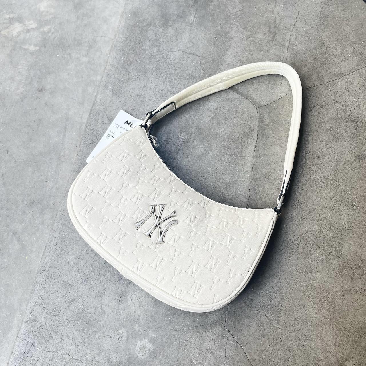 City Culture, hệ thống cửa hàng phân phối chuyên phân phối đồ thể thao, đồng hồ, nước hoa chính hãng, chính ngạch, xách tay từ US, UK, Korea, Japan.