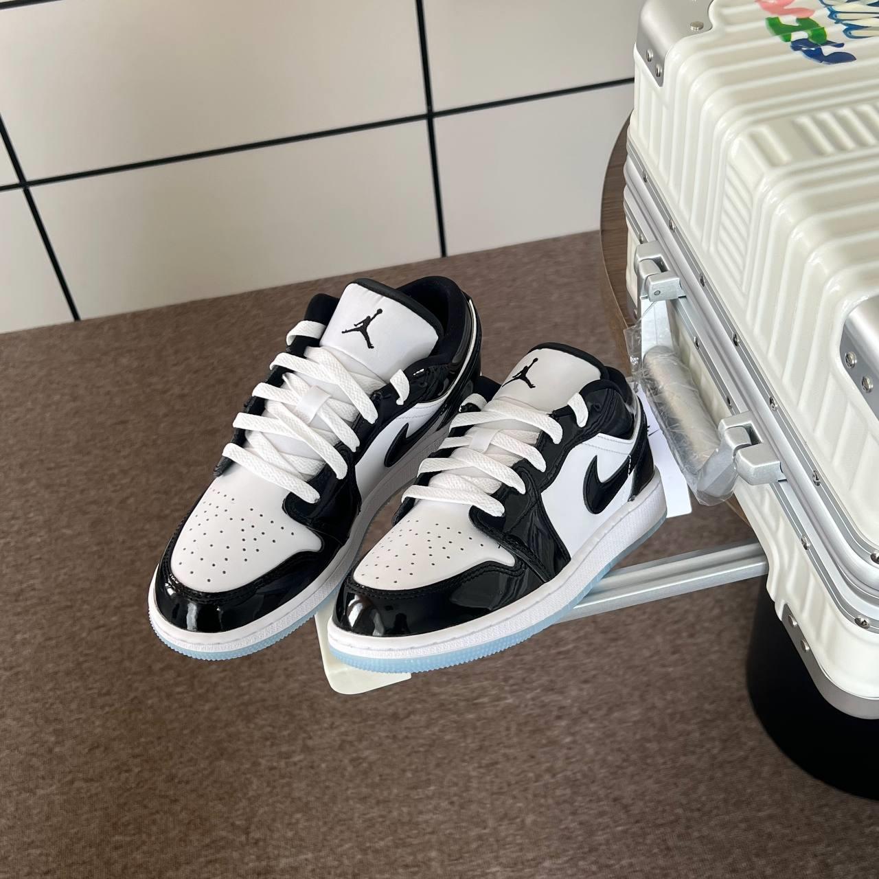 giày thể thao chính hãng, giày nike chính hãng, giày adidas chính hãng, giày newbalance chính hãng, giày converse chính hãng, giày puma chính hãng, giày vans chính hãng, giày asics chính hãng, giày everlast chính hãng, nước hoa chính hãng, ba lô, dép, dép quai ngang