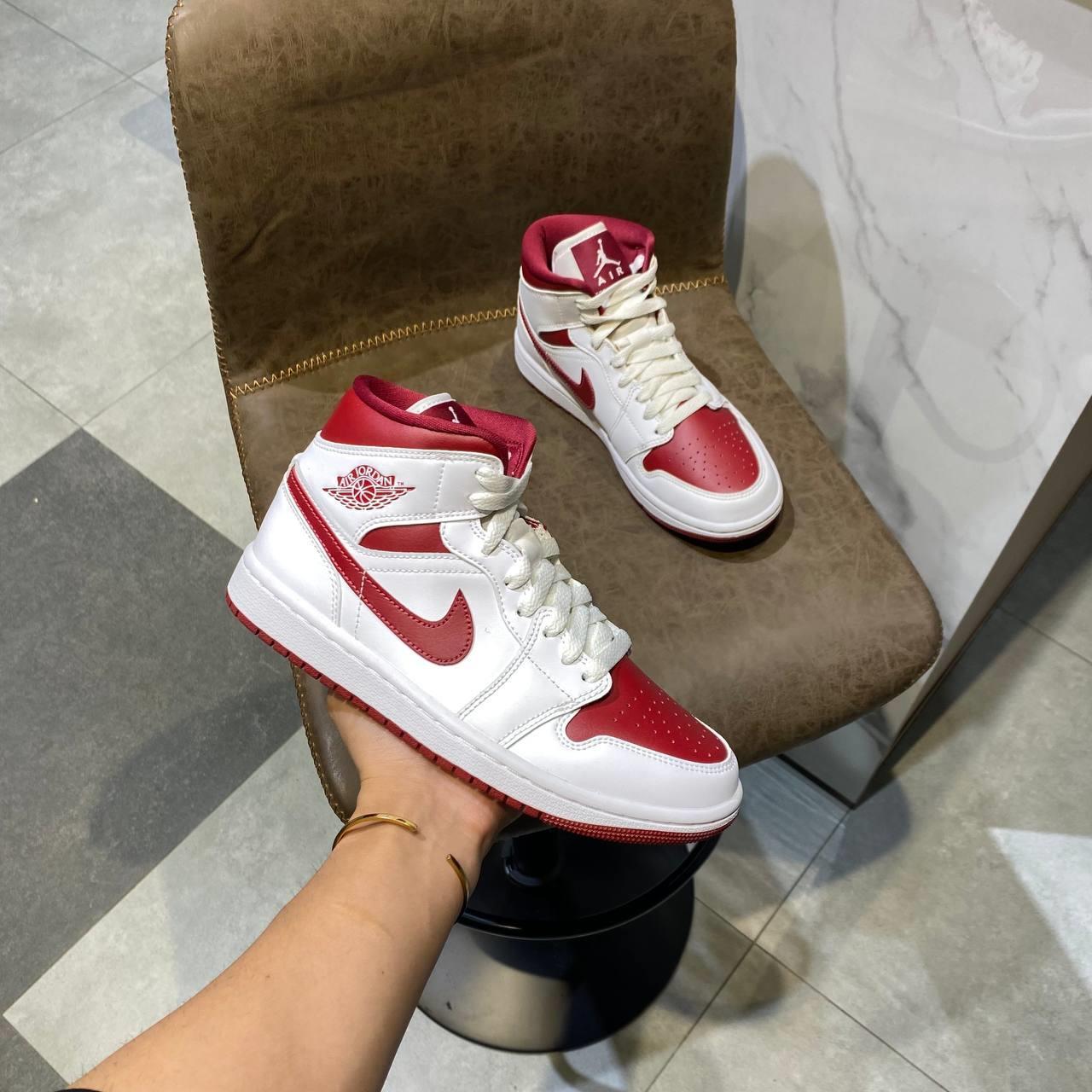 Giày thể thao, Balo thể thao, Nón thể thao, Thương hiệu giày nổi tiếng, Giày Adidas, Giày Nike, Balo Nike, Balo Adidas, Nón Nike, Nón Adidas