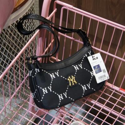 Túi MLB Monogram Jacquard Hobo Bag New York Yankees ''Black'' [ 7ACRMD15NGP001 50BKS ]