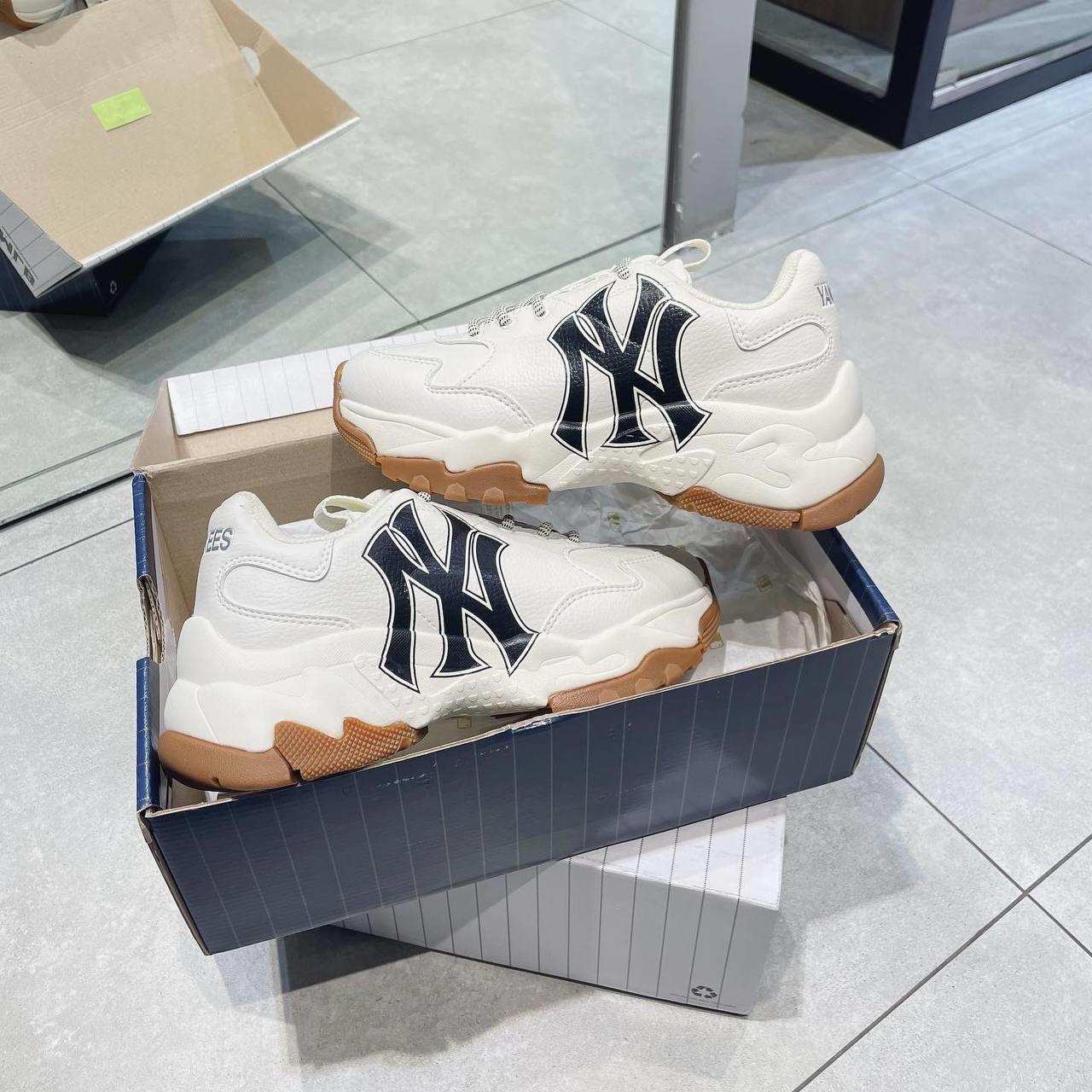 Giày thể thao, Balo thể thao, Nón thể thao, Thương hiệu giày nổi tiếng, Giày Adidas, Giày Nike, Balo Nike, Balo Adidas, Nón Nike, Nón Adidas