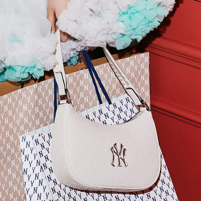 City Culture, hệ thống cửa hàng phân phối chuyên phân phối đồ thể thao, đồng hồ, nước hoa chính hãng, chính ngạch, xách tay từ US, UK, Korea, Japan.