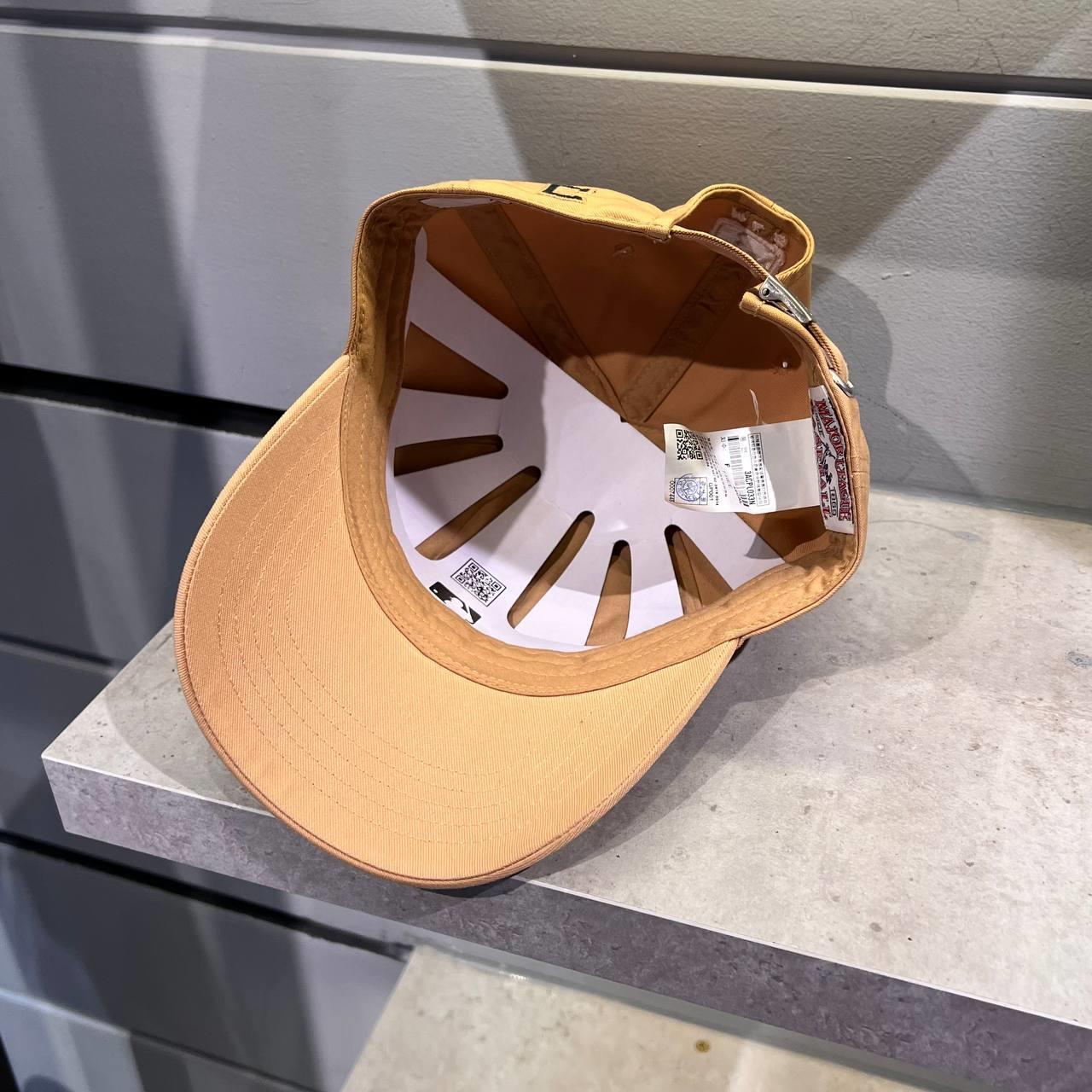 Giày thể thao, Balo thể thao, Nón thể thao, Thương hiệu giày nổi tiếng, Giày Adidas, Giày Nike, Balo Nike, Balo Adidas, Nón Nike, Nón Adidas