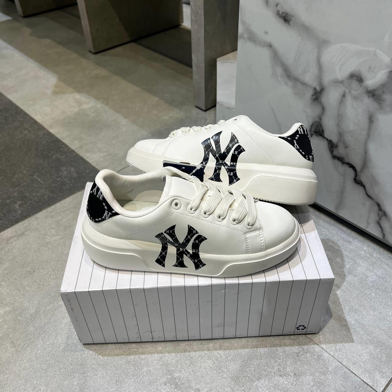 Giày thể thao, Balo thể thao, Nón thể thao, Thương hiệu giày nổi tiếng, Giày Adidas, Giày Nike, Balo Nike, Balo Adidas, Nón Nike, Nón Adidas