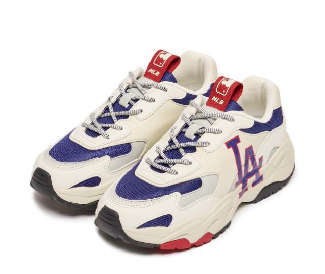 Giày thể thao, Balo thể thao, Nón thể thao, Thương hiệu giày nổi tiếng, Giày Adidas, Giày Nike, Balo Nike, Balo Adidas, Nón Nike, Nón Adidas