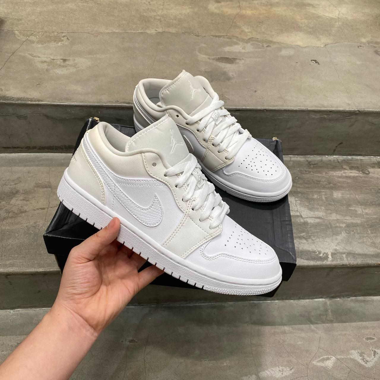 giày thể thao chính hãng, giày nike chính hãng, giày adidas chính hãng, giày newbalance chính hãng, giày converse chính hãng, giày puma chính hãng, giày vans chính hãng, giày asics chính hãng, giày everlast chính hãng, nước hoa chính hãng, ba lô, dép, dép quai ngang