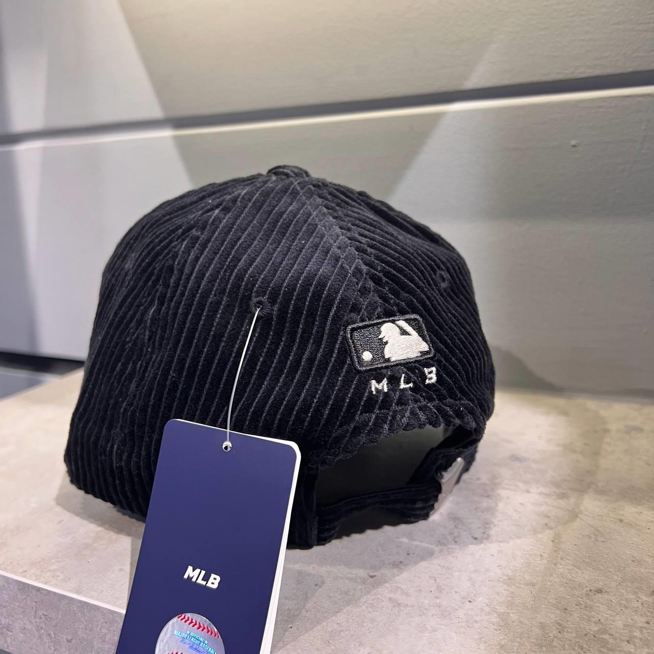 Giày thể thao, Balo thể thao, Nón thể thao, Thương hiệu giày nổi tiếng, Giày Adidas, Giày Nike, Balo Nike, Balo Adidas, Nón Nike, Nón Adidas