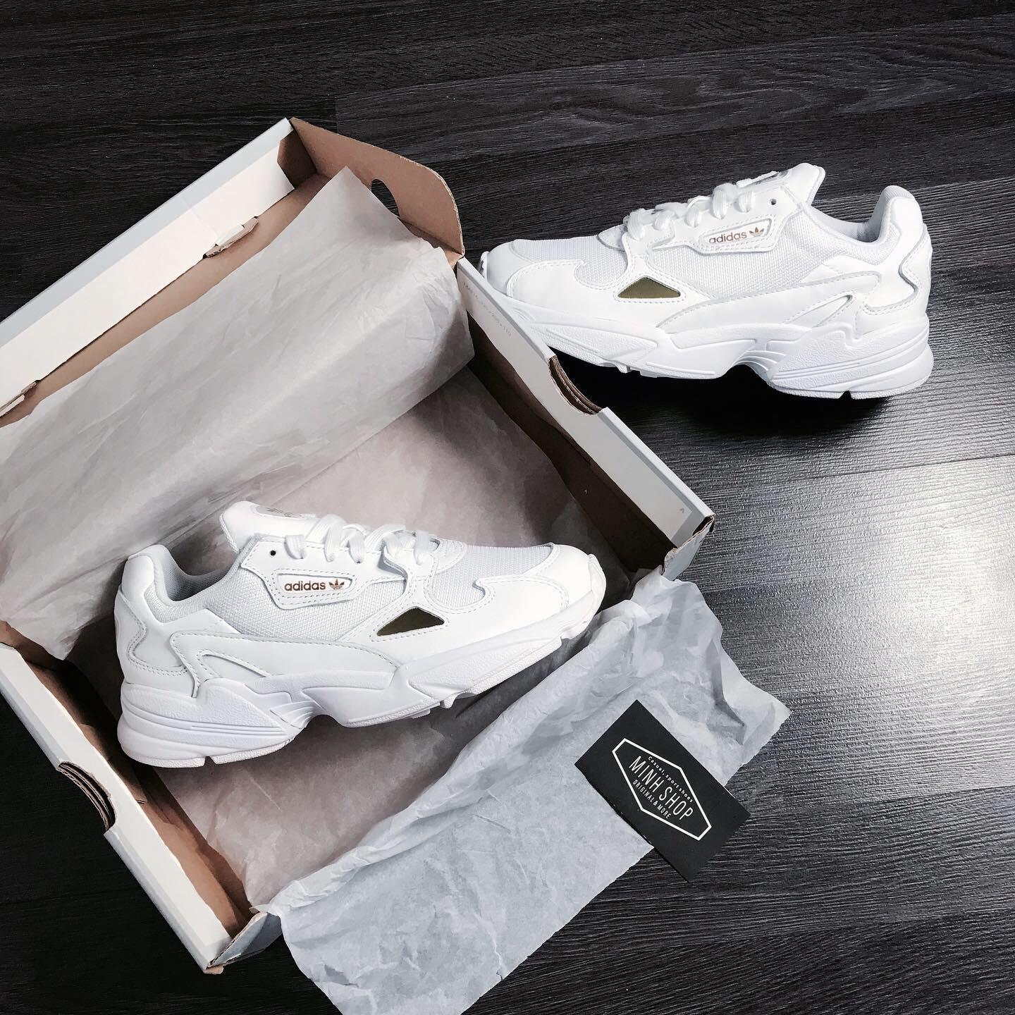 giày thể thao chính hãng, giày nike chính hãng, giày adidas chính hãng, giày newbalance chính hãng, giày converse chính hãng, giày puma chính hãng, giày vans chính hãng, giày asics chính hãng, giày everlast chính hãng, nước hoa chính hãng, ba lô, dép, dép quai ngang