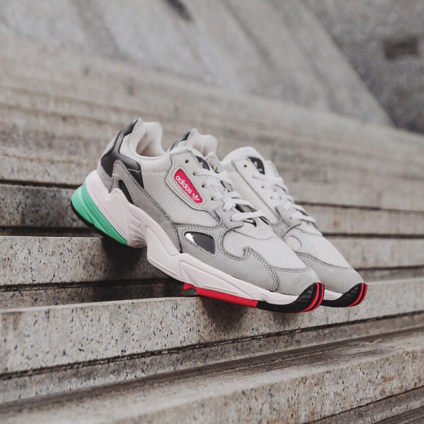 giày thể thao chính hãng, giày nike chính hãng, giày adidas chính hãng, giày newbalance chính hãng, giày converse chính hãng, giày puma chính hãng, giày vans chính hãng, giày asics chính hãng, giày everlast chính hãng, nước hoa chính hãng, ba lô, dép, dép quai ngang