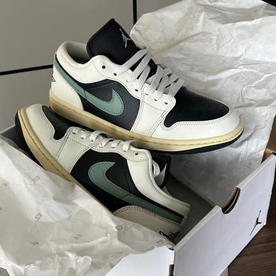 GIÀY NIKE AIR JORDAN 1 LOW ‘JADE SMOKE’ [ DC0774 001 ]