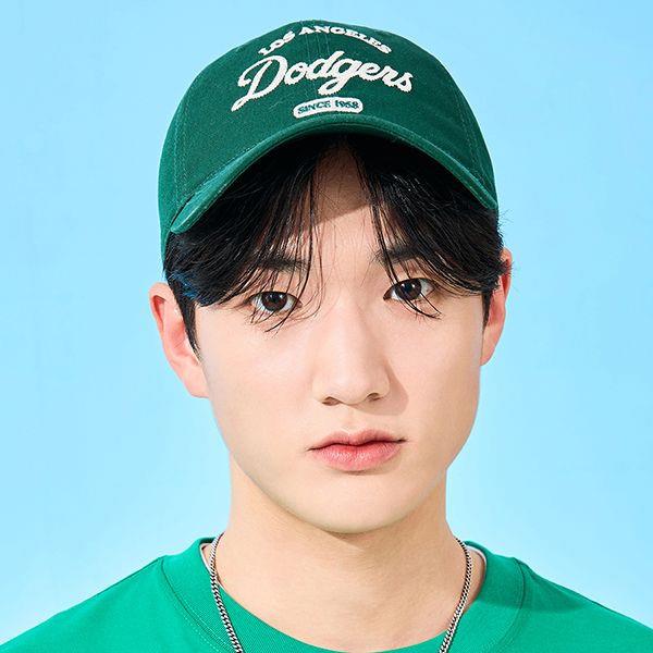 Giày thể thao, Balo thể thao, Nón thể thao, Thương hiệu giày nổi tiếng, Giày Adidas, Giày Nike, Balo Nike, Balo Adidas, Nón Nike, Nón Adidas